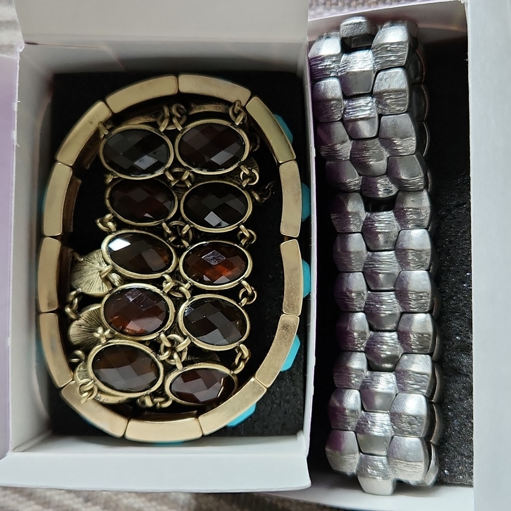 Lia Sophia gold and turquoise stretch bracelet